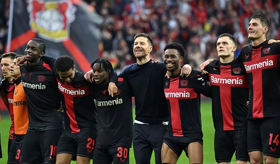 包含奥格斯堡客场逼平对手,保持不败纪录的词条 包含奥格斯堡客场逼平对手,保持不败纪录的词条