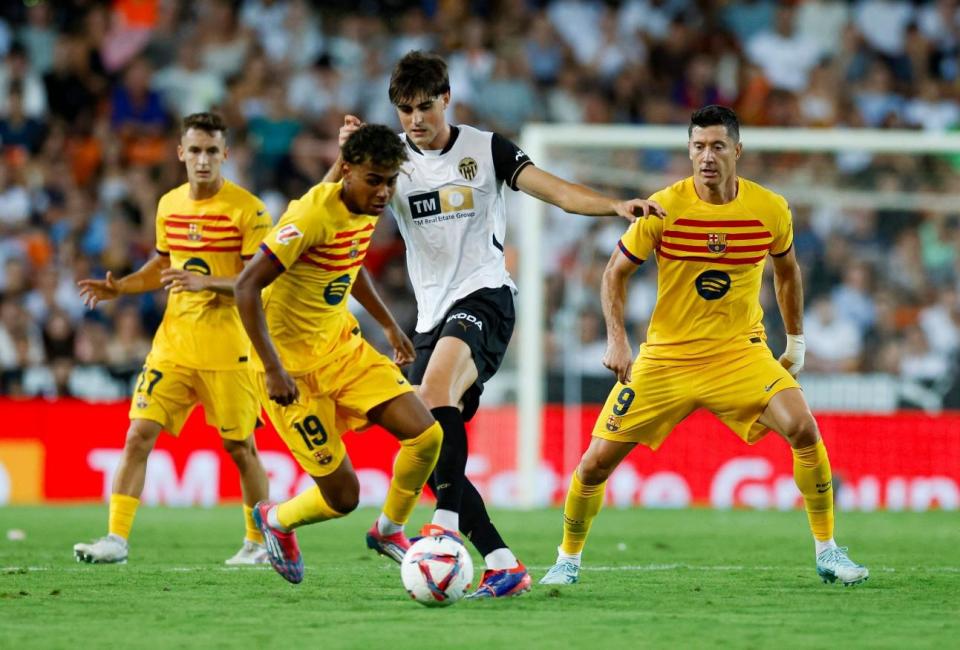 瓦伦西亚战胜对手，展现团队实力！