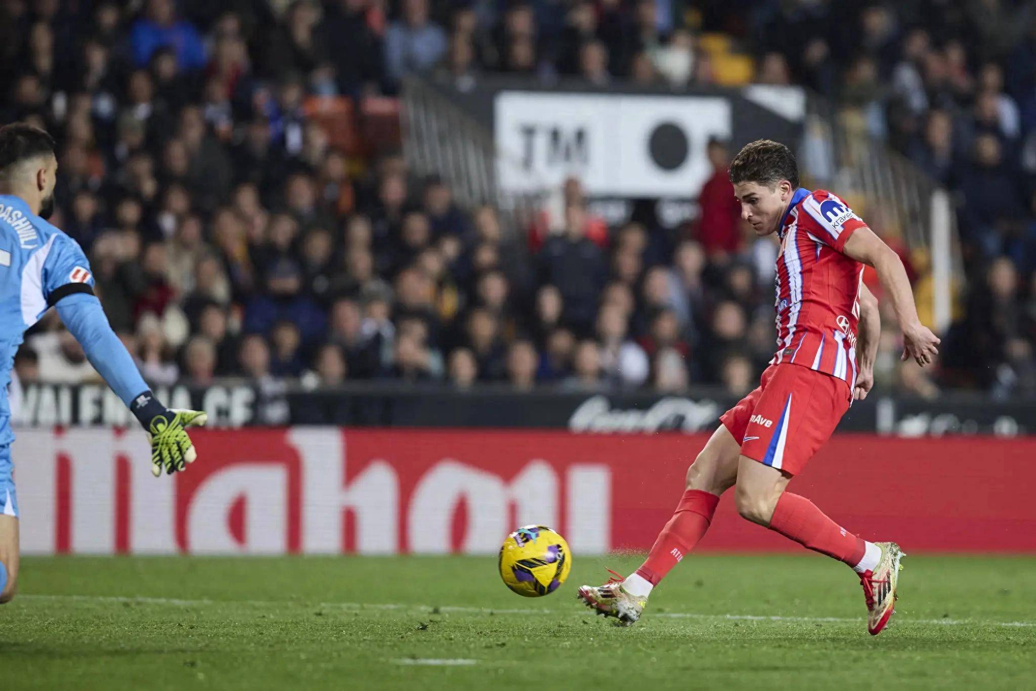 关于瓦伦西亚主场胜利，成功保级的信息