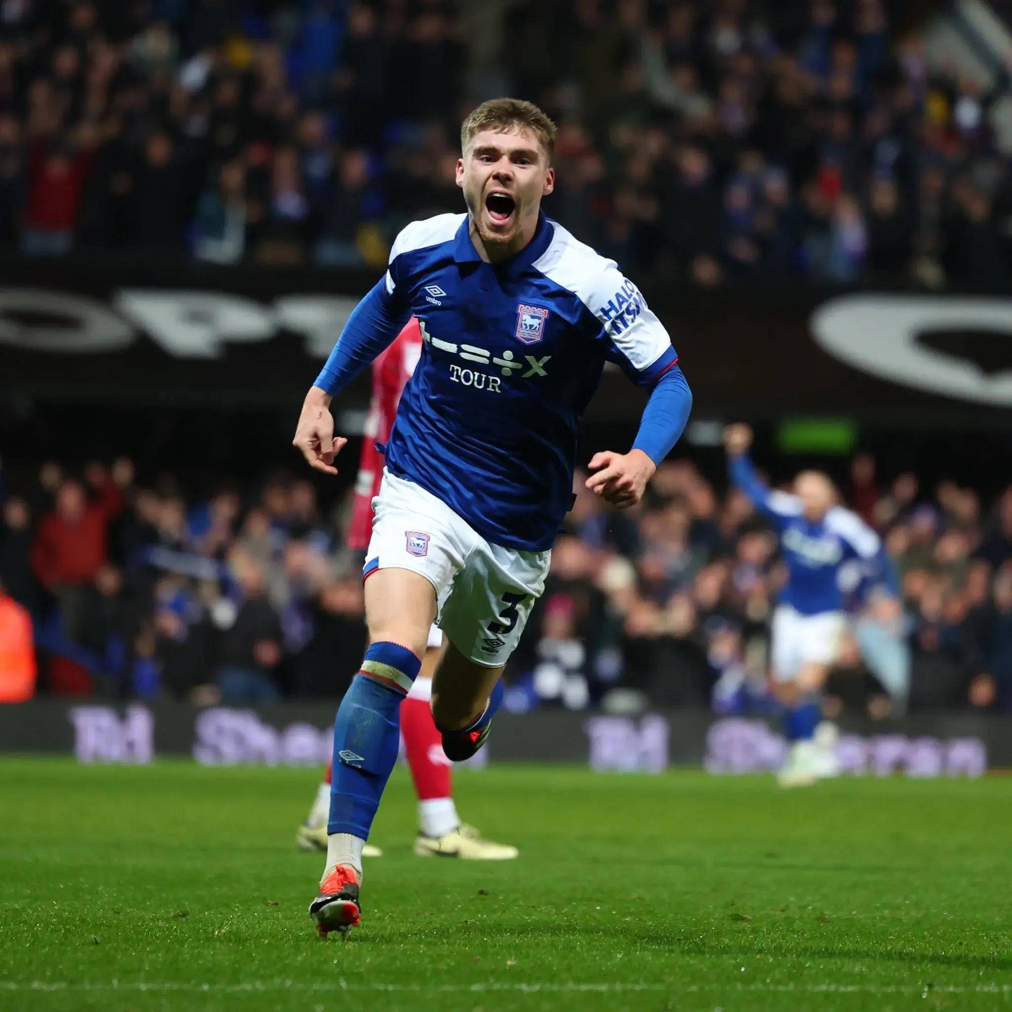 关于狼队主场大失，英超排名维持中游水平的信息