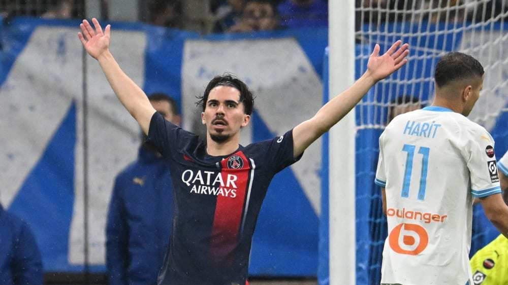 瓦朗谢纳取得联赛三连胜,继续向前迈进的简单介绍 瓦朗谢纳取得联赛三连胜,继续向前迈进的简单介绍