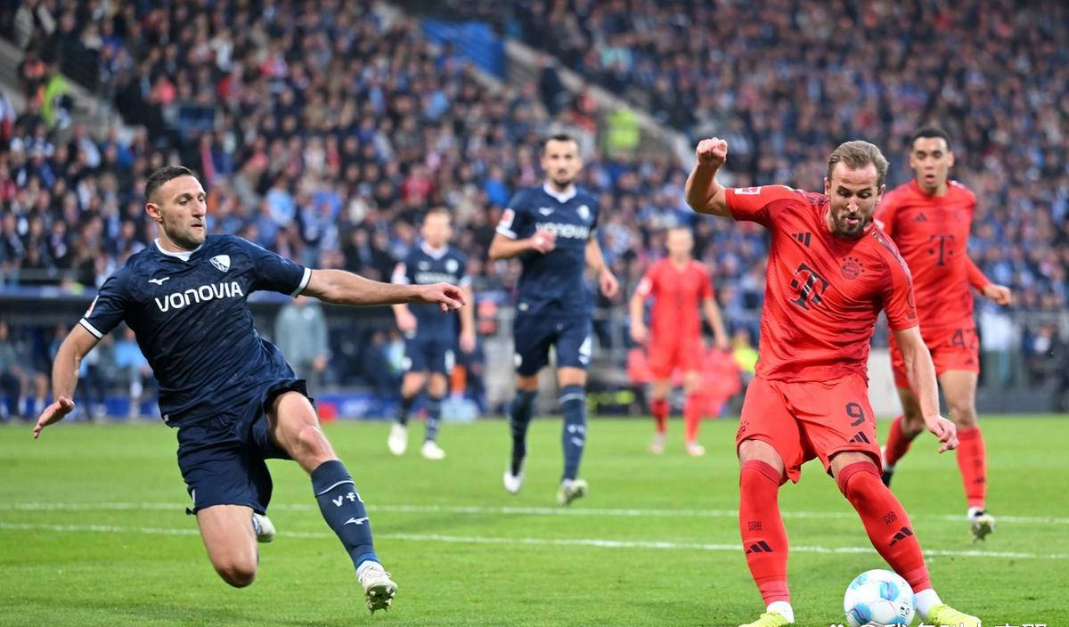 拜仁大胜展现实力，夺得赛场领先位置