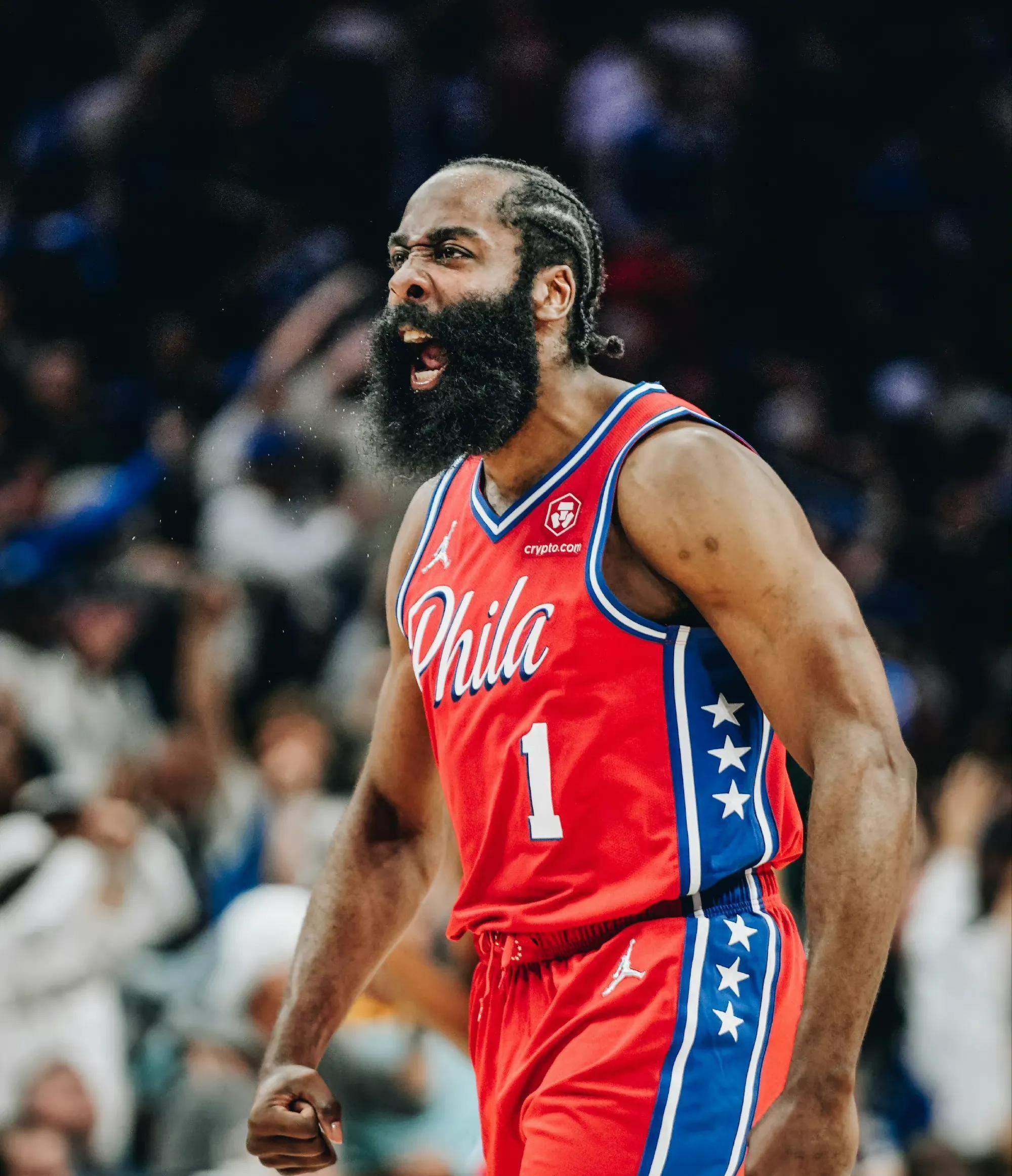 火箭队据悉正考虑交易哈登,将引发转会市场新波澜 火箭队据悉正考虑交易哈登,将引发转会市场新波澜