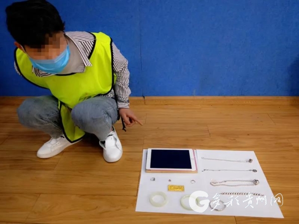 关于球场外抓捕小偷一幕发生,警方及时处置维护秩序的信息 关于球场外抓捕小偷一幕发生,警方及时处置维护秩序的信息