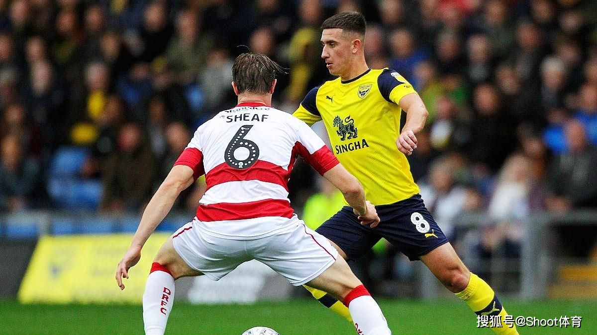 包含巴恩斯利主场逼平对手，保持不败的词条