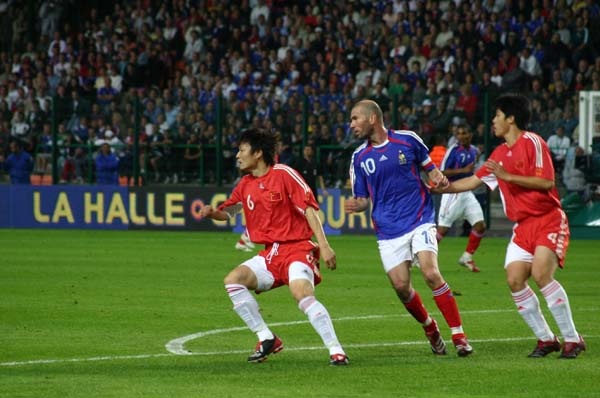 法国队展示出色技术,赢得观众喝彩 法国队展示出色技术,赢得观众喝彩