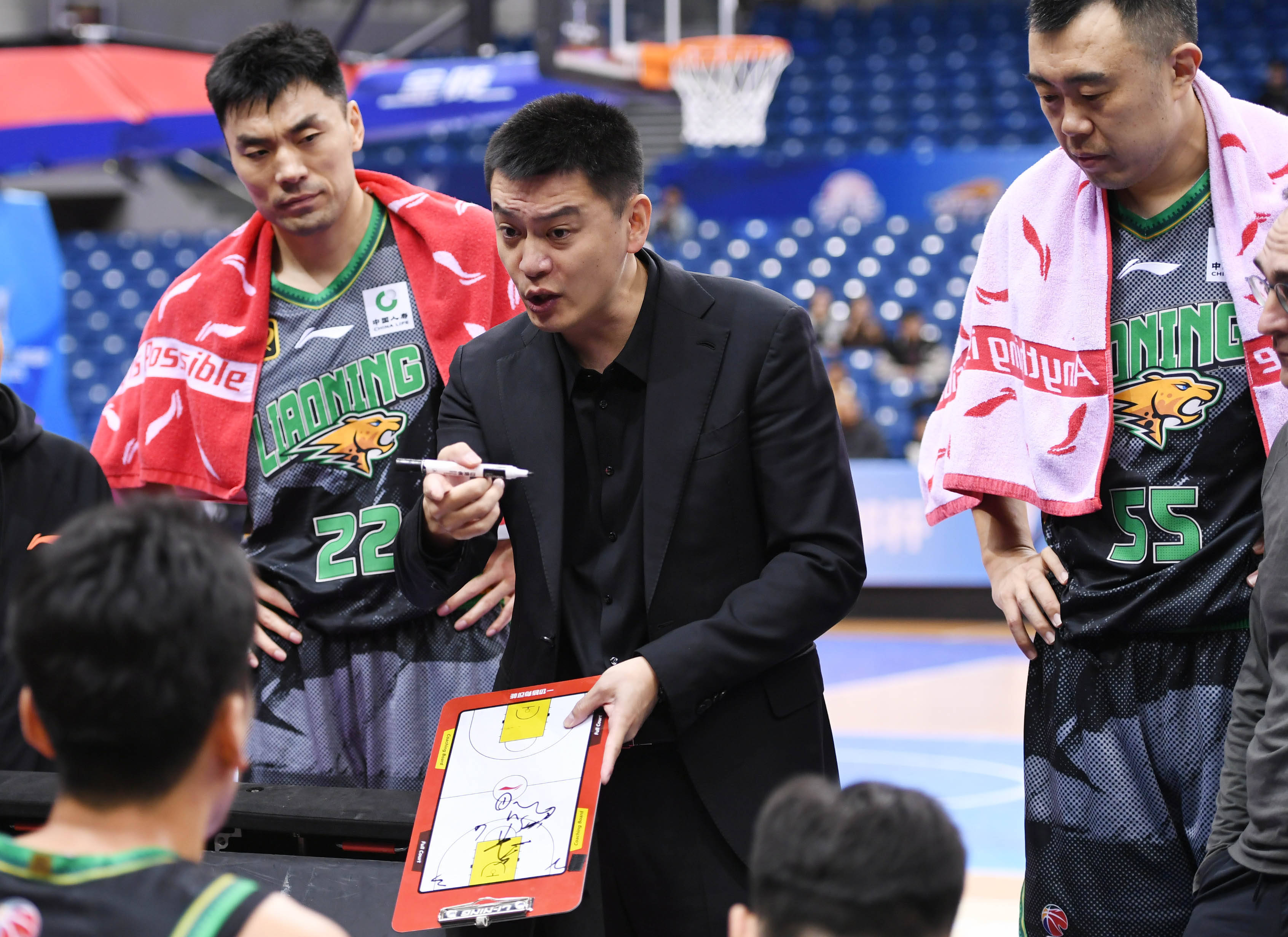 开云体育官网-辽宁男篮深陷困境，状态低迷