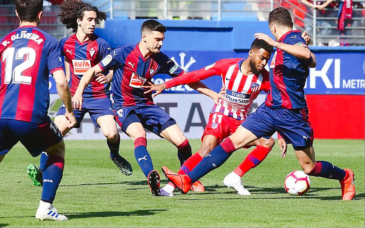 格拉纳达对埃瓦尔的比赛备受瞩目 格拉纳达对埃瓦尔的比赛备受瞩目