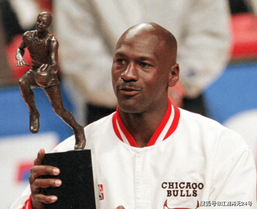 非洲篮球选手赢得联赛MVP