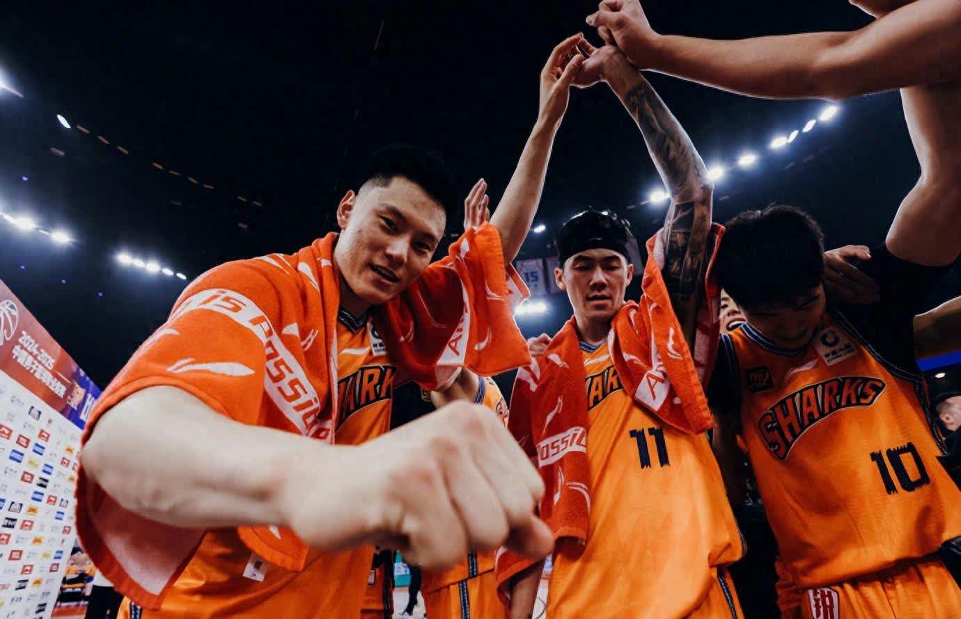 球队教练战术高超，引领球队获胜的简单介绍