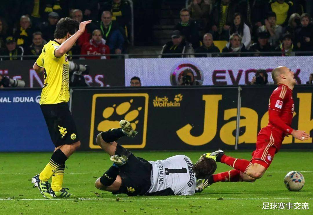 拜仁慕尼黑前锋在欧冠联赛中破门得分