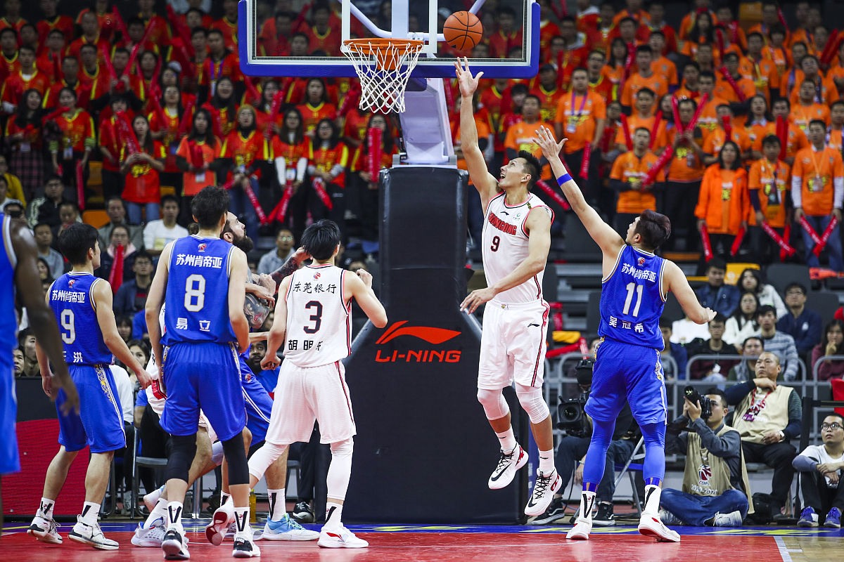 快船内线组合火力全开，助球队获得胜利