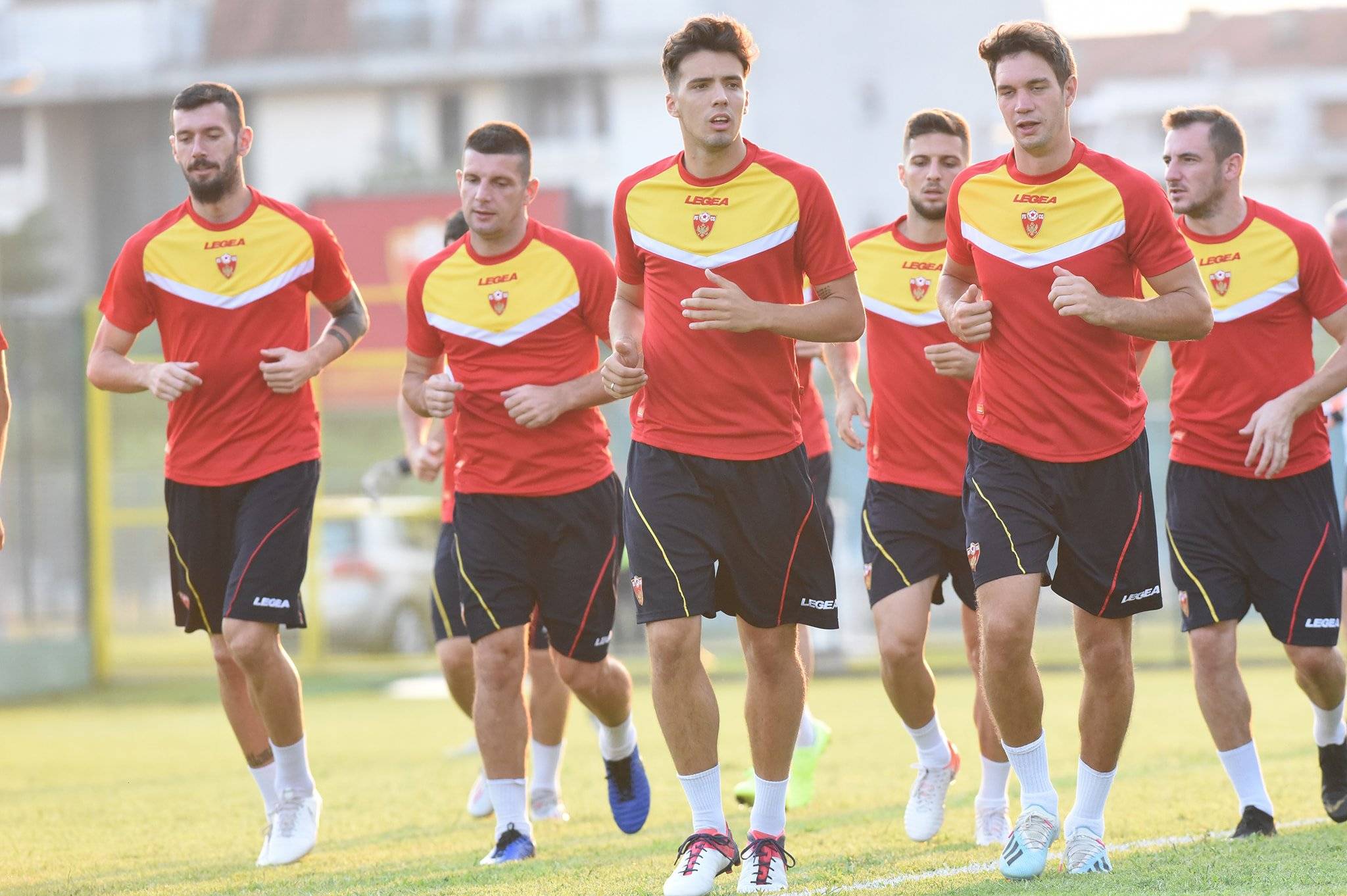 开云体育app-欧国联比赛中，球队展现实力跻身前列