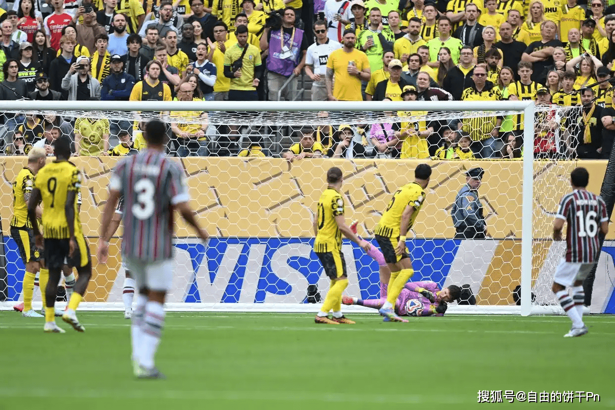 多特蒙德球员表现出色，战胜强敌