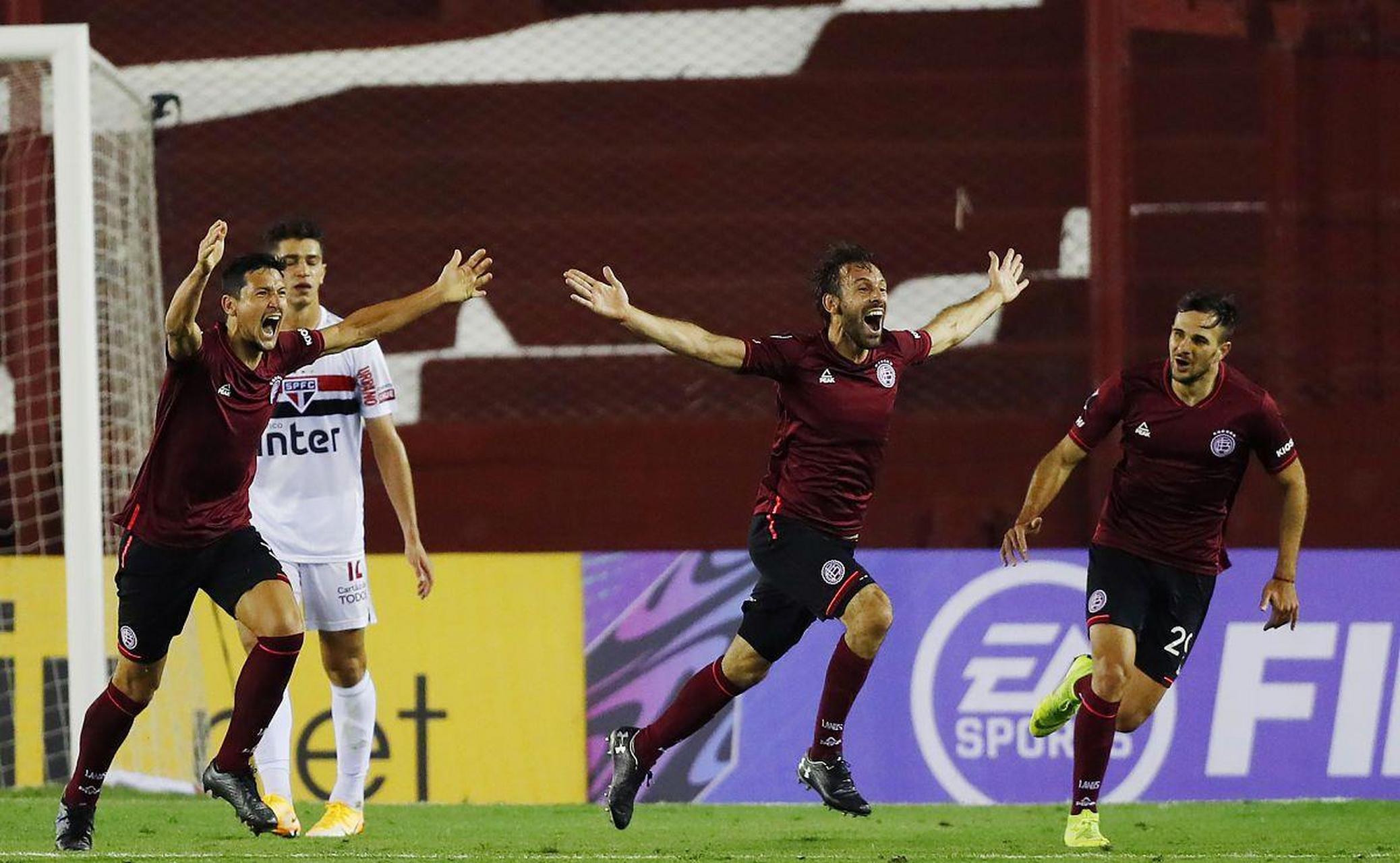 国际足坛焦点对决，实力碰撞火花四溅