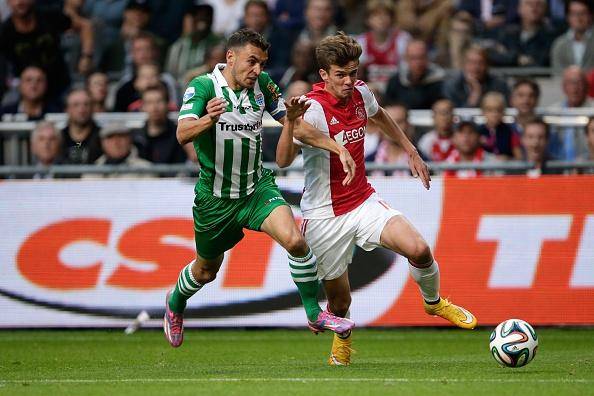 阿贾克斯击败利物浦,双方携手晋级 阿贾克斯击败利物浦,双方携手晋级