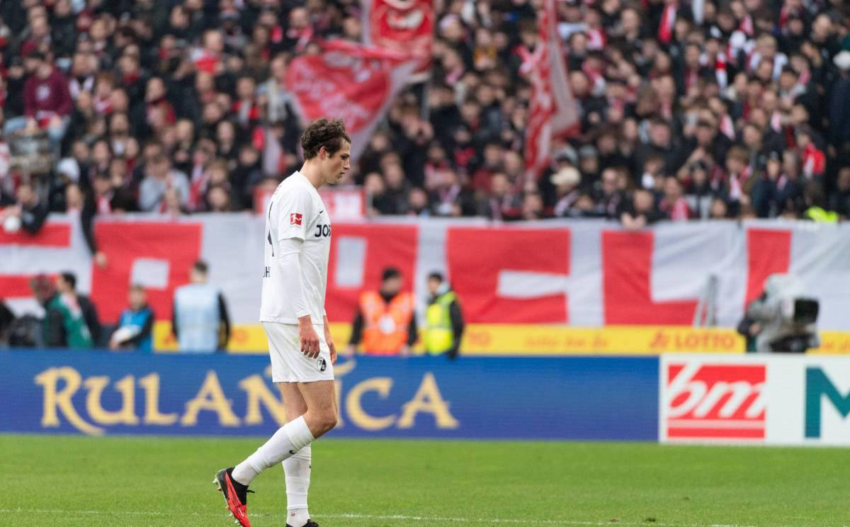 开云体育下载-奥格斯堡迎来大胜引领实力较量