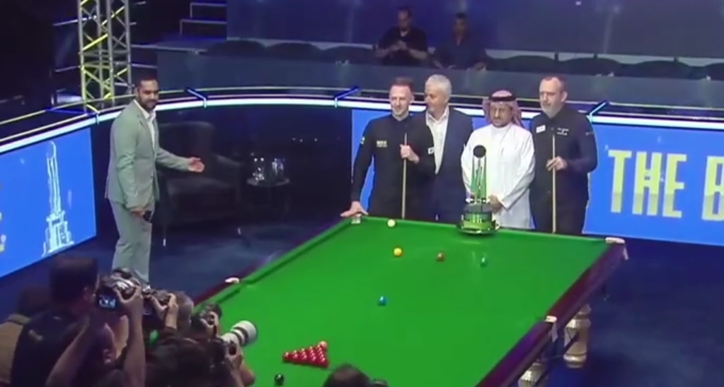 开云体育app-包含精彩对决上演，巅峰对决胜负难料的词条