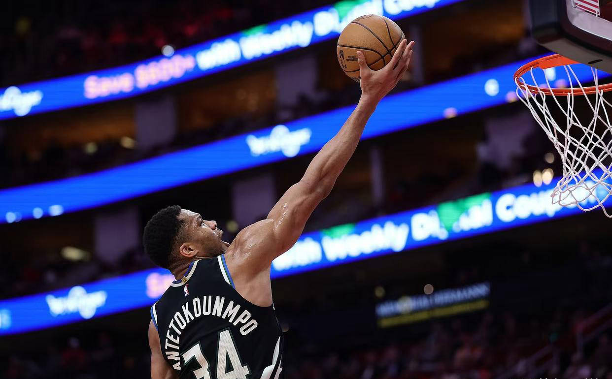 雄鹿主帅赞誉球员表现，取得胜利