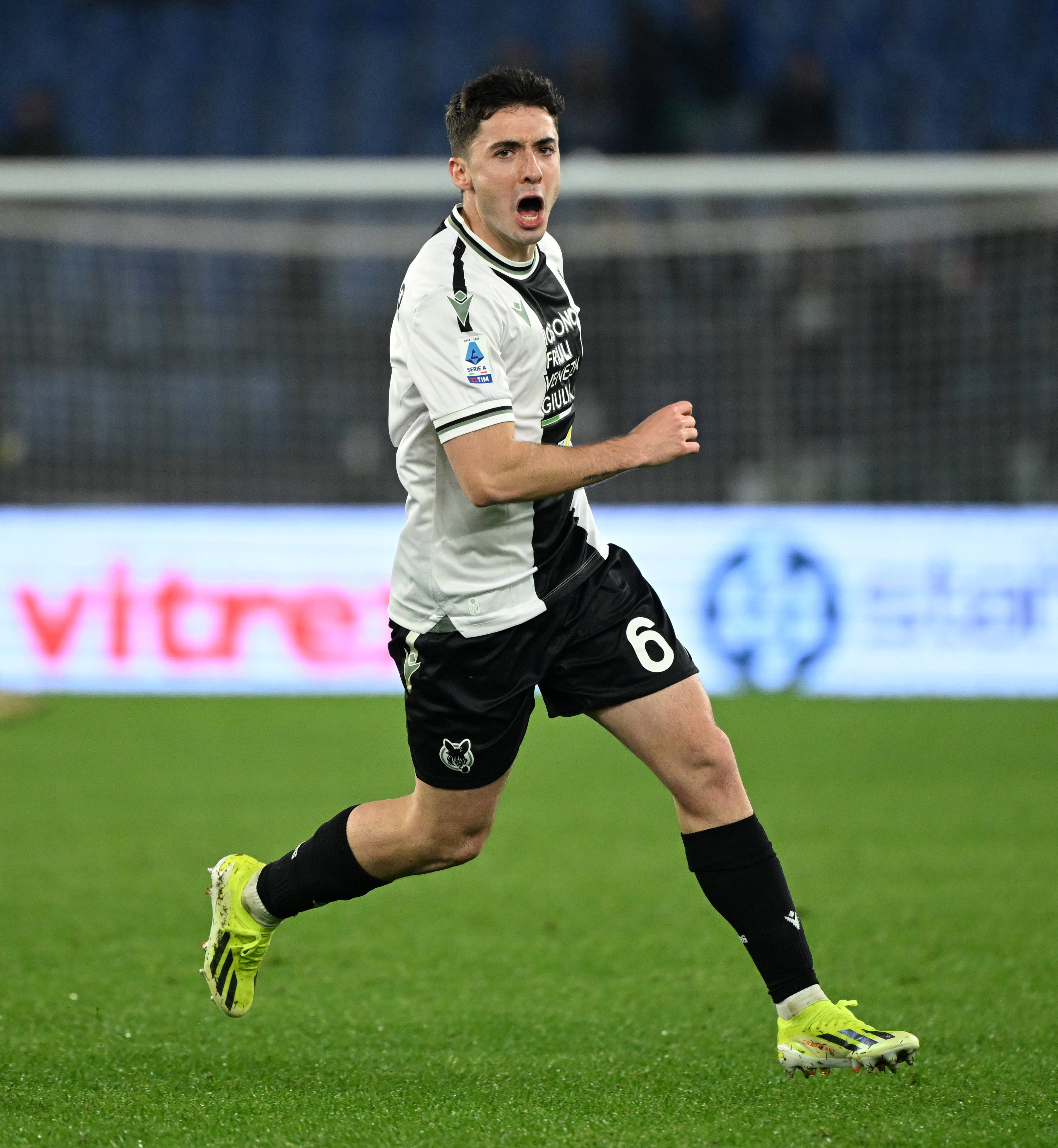 乌迪内斯与克罗托内为了保级机会踢成:的简单介绍