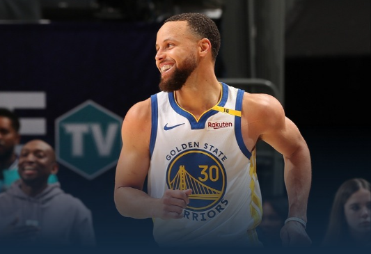 勇士击败黄蜂：库里砍下至关重要球，勇士客场胜黄蜂