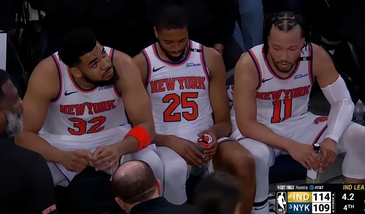 包含骑士主场告负尼克斯，遭遇三连败的词条