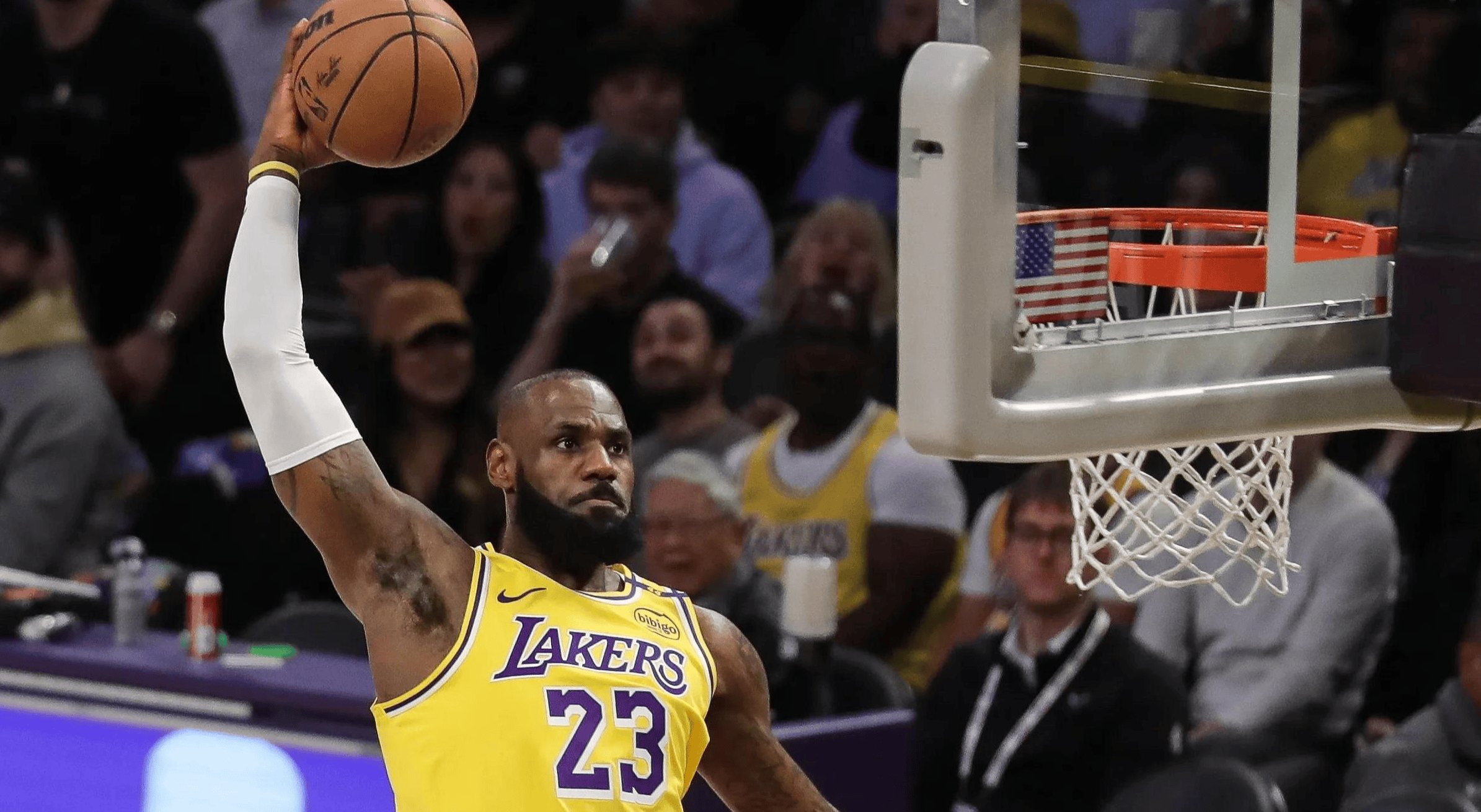 开云官网-快船逆转湖人继续领跑西部