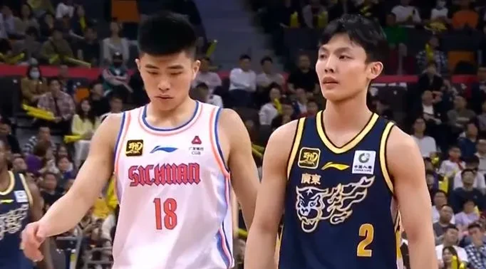 包含广东宏远轻取江苏同曦，取得四连胜的词条